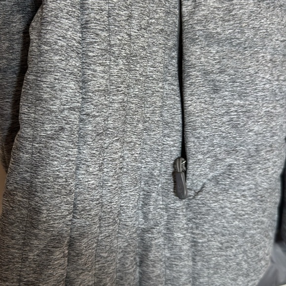 Small Heat Keeper Down Jacket PTP 20 Length 30 Two Zipper Pockets - Picture 3 of 6